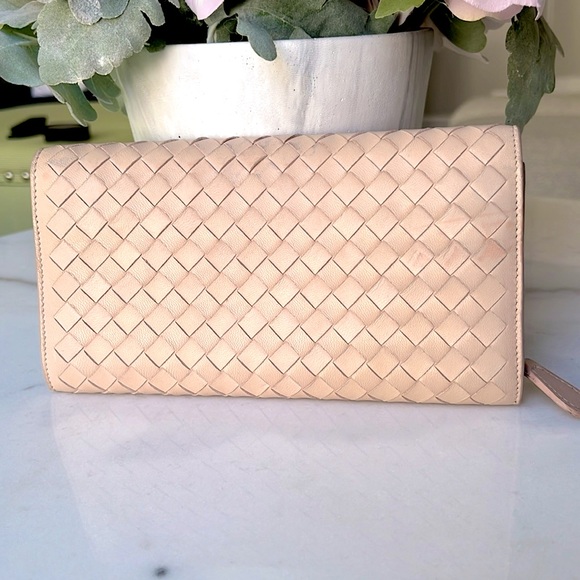 Bottega Veneta leather wallet with snap - Picture 3 of 14
